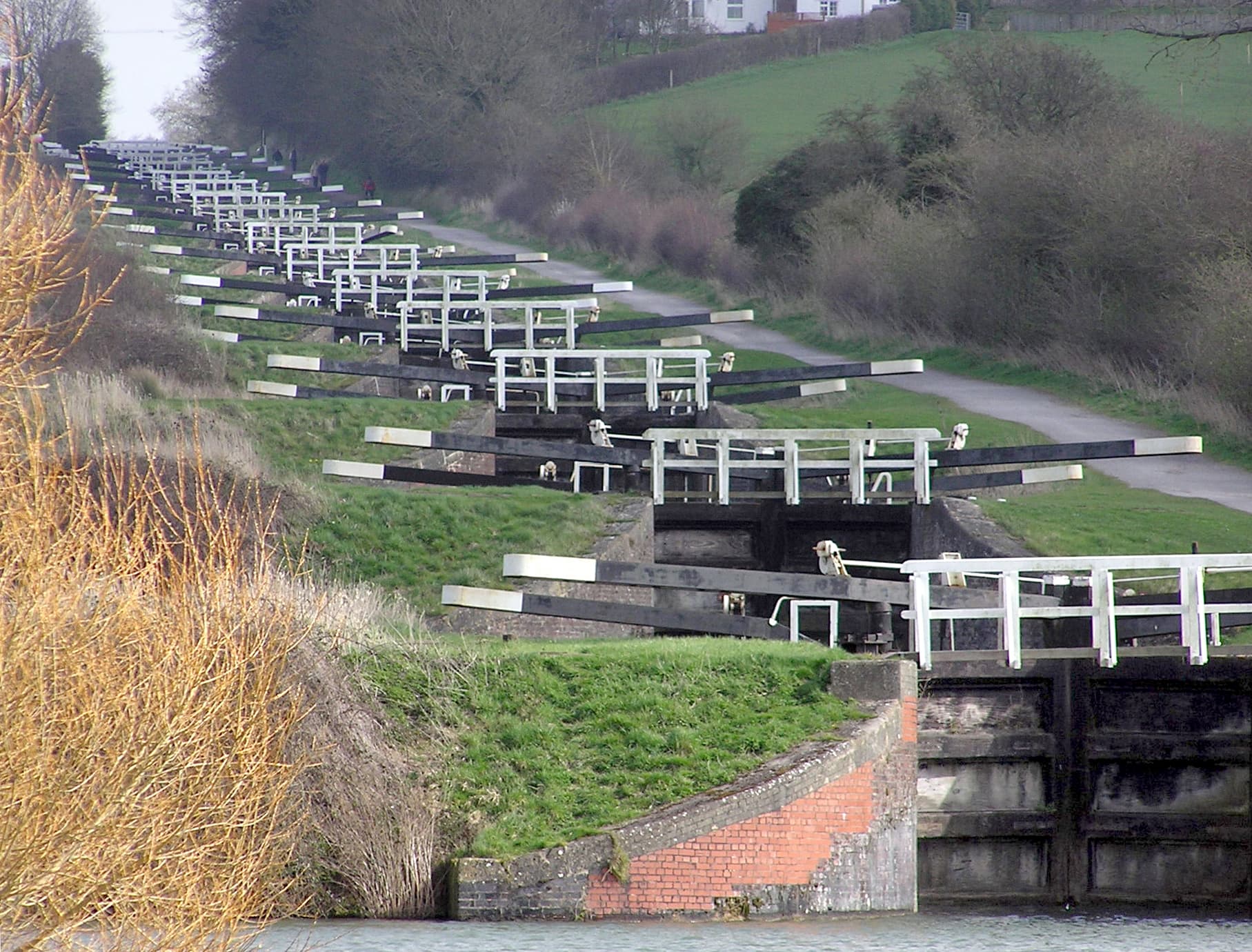 Caen Hill: Twenty-Nine Locks Up the Hillside