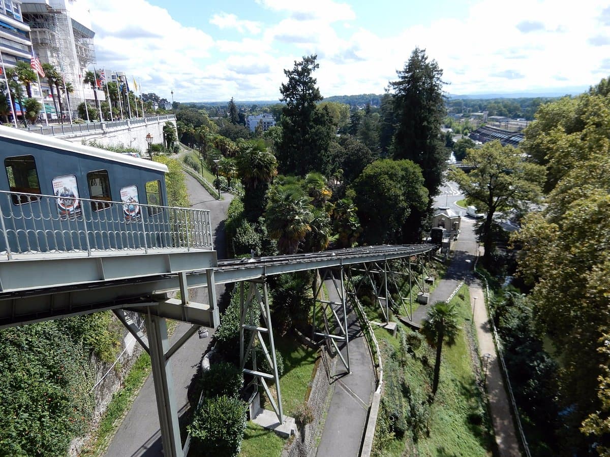 Pau: A Free Funicular and a King's Birthplace