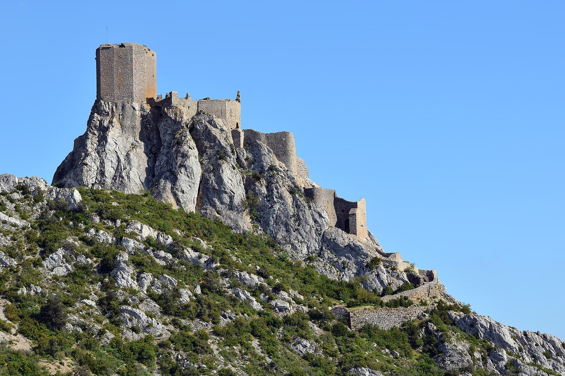 Peyrepertuse and Quéribus: The Castles in the Sky