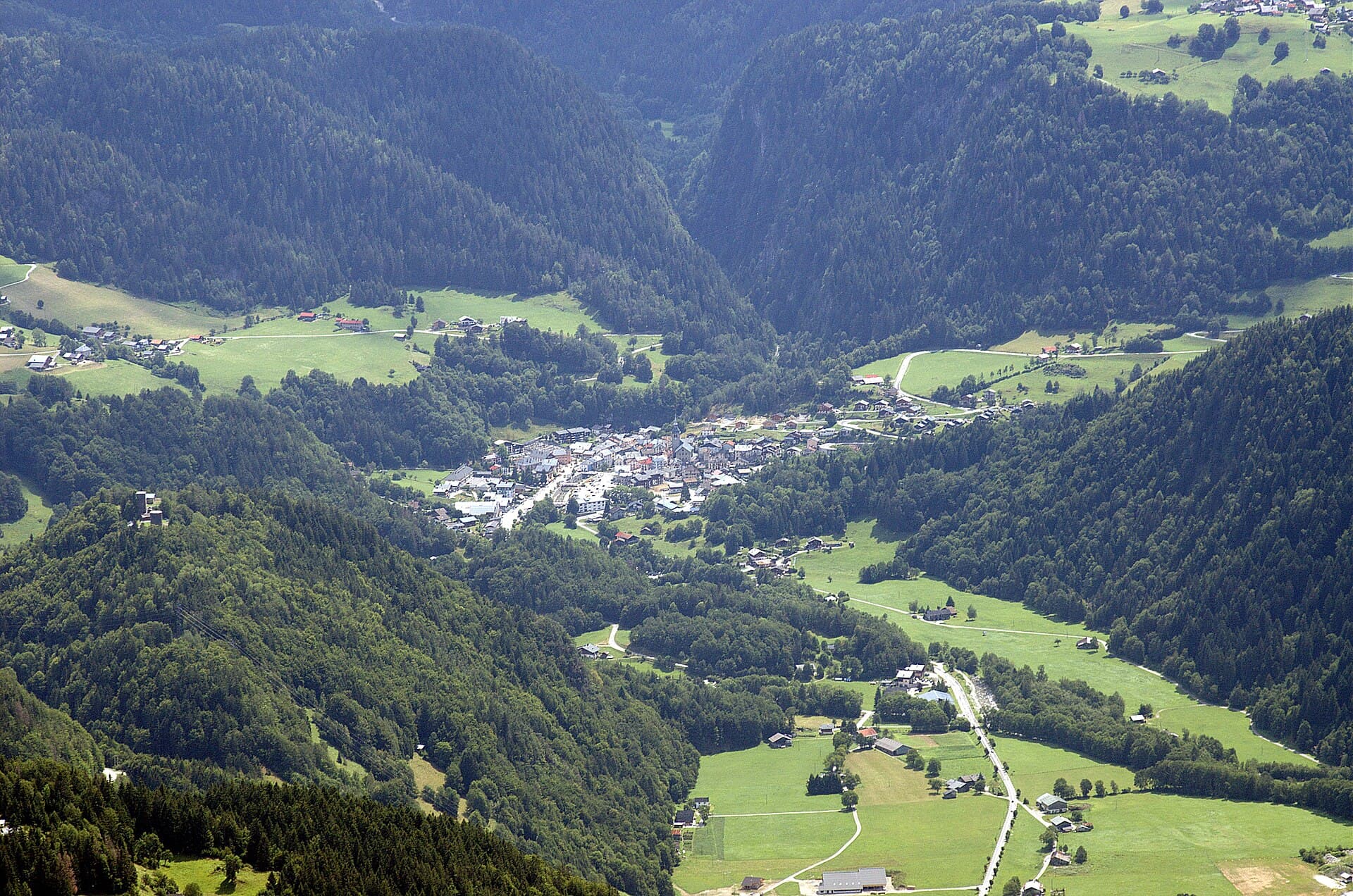 Beaufortain: Beaufort Cheese, Lac de Roselend and the Hamlet of Boudin