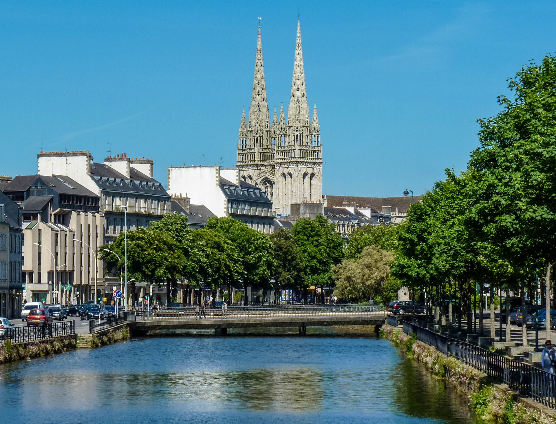 Quimper: The Crooked Cathedral, the Faience Workshops and the Breton Museum
