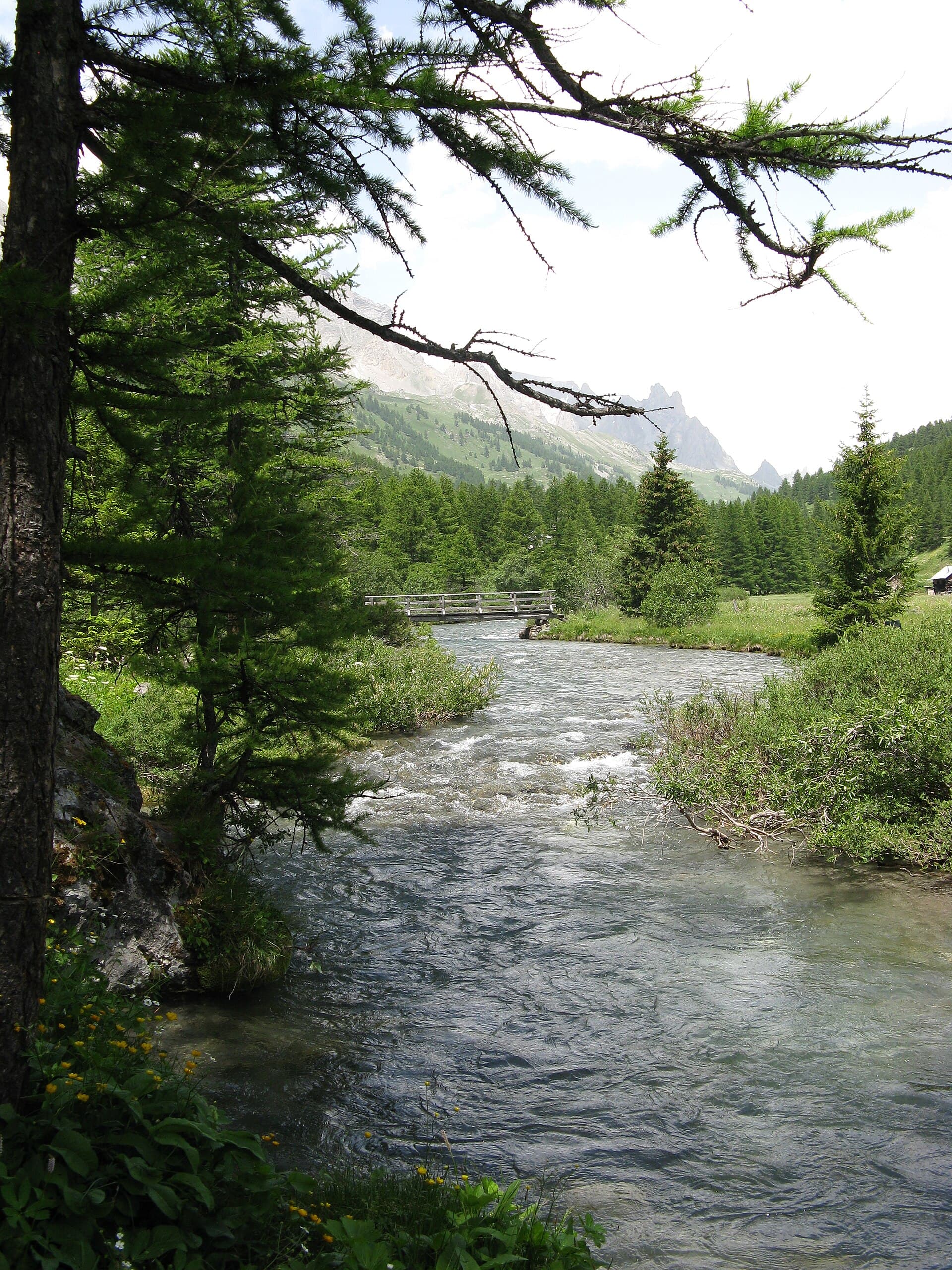 Névache and the Clarée Valley: Painted Chapels and the Lakes under the Frontier