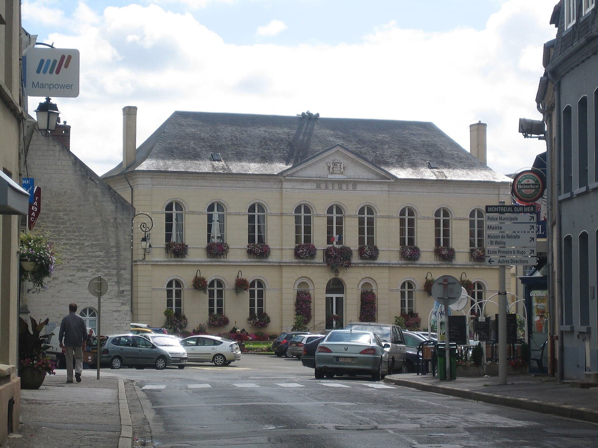 Montreuil-sur-Mer: Victor Hugo's Ramparts, the Citadel and the Gardens of Valloires