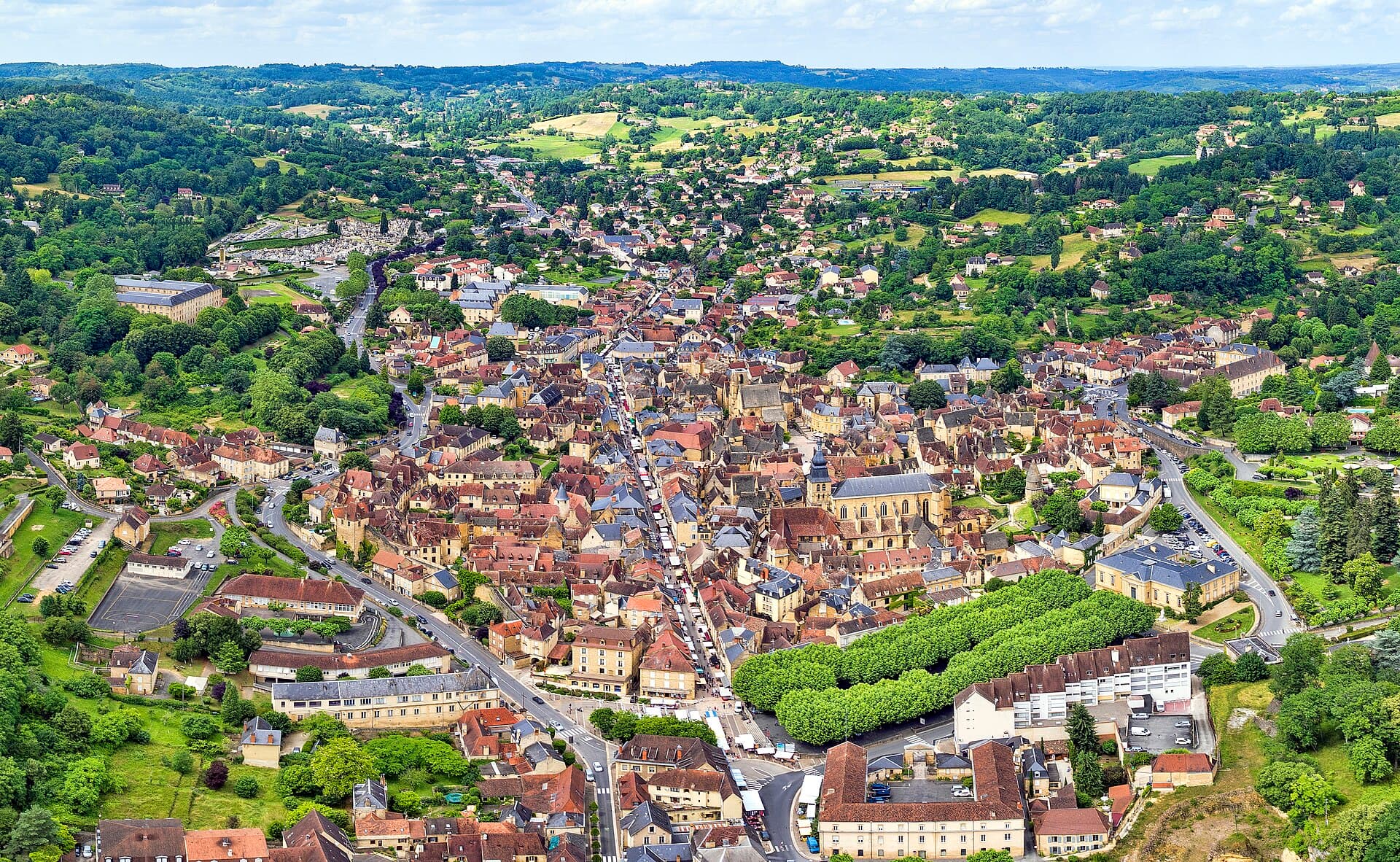 Sarlat: The Medieval Town, Jean Nouvel's Lift and the Saturday Market