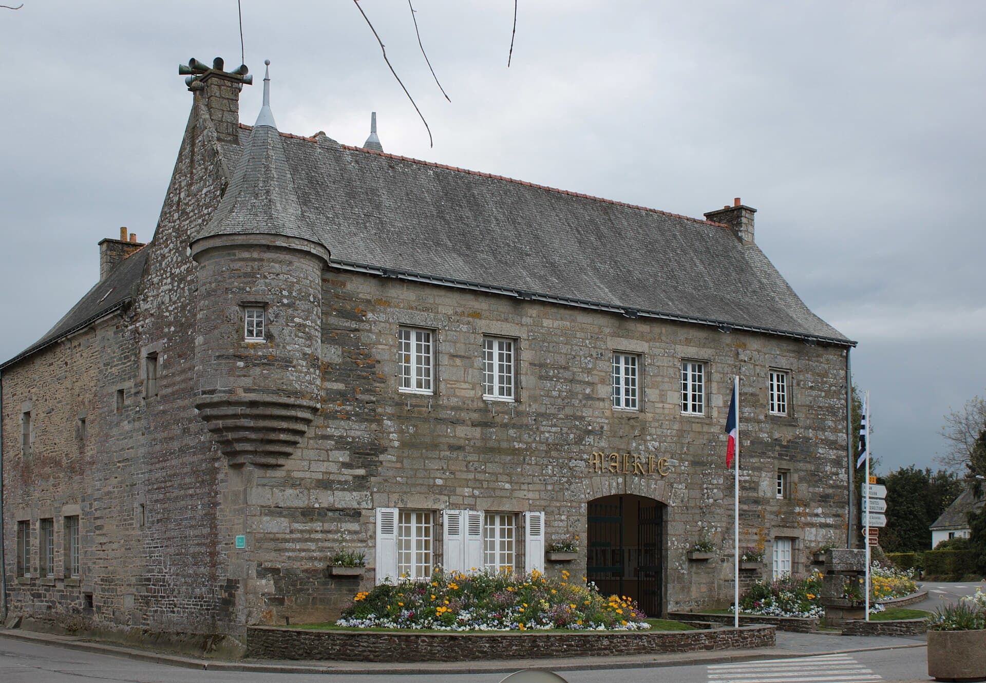 Pontivy: The Castle of the Rohans, Napoléonville and the Nantes–Brest Canal