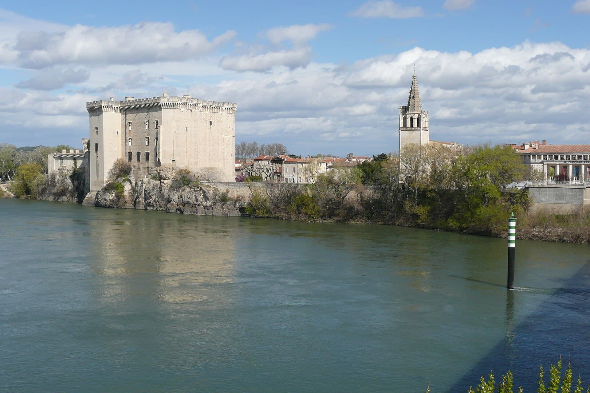 Tarascon and Beaucaire: King René's Castle, the Tarasque and the Troglodyte Abbey