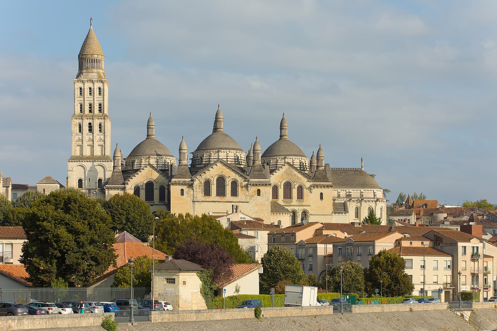 Périgueux: The Five Domes of Saint-Front and the Tower of Vesunna