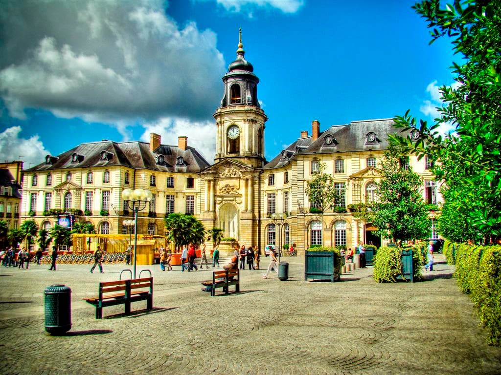 Rennes: The Parliament of Brittany, the Lices Market and the Portes Mordelaises