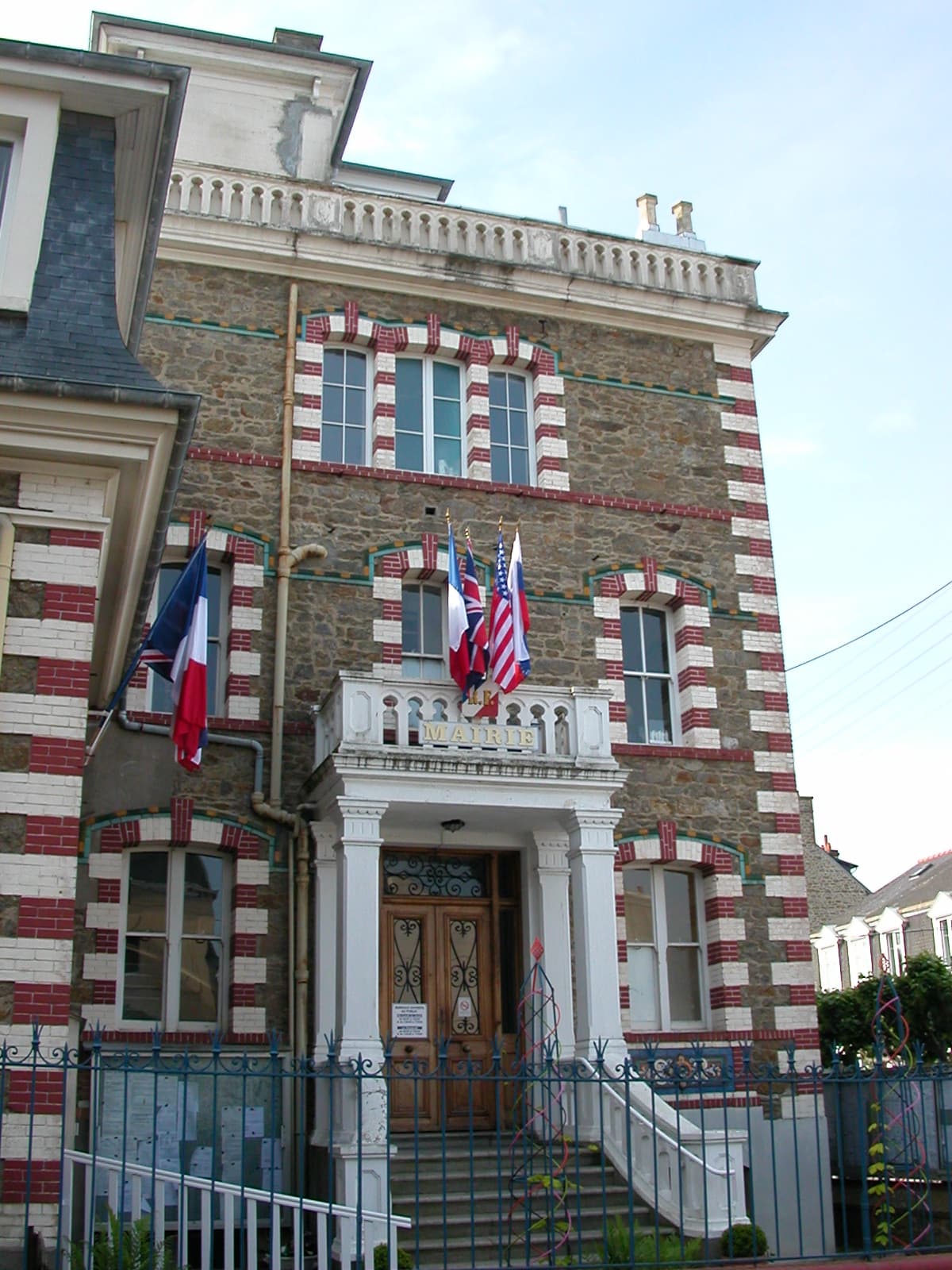 Dinard: The Promenade du Clair de Lune and the Belle Époque Villas