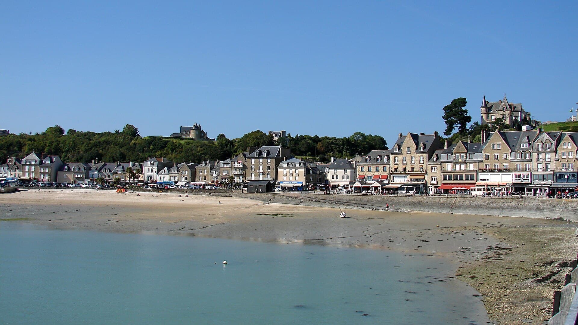 Cancale: Oysters by the Port de la Houle and the Pointe du Grouin
