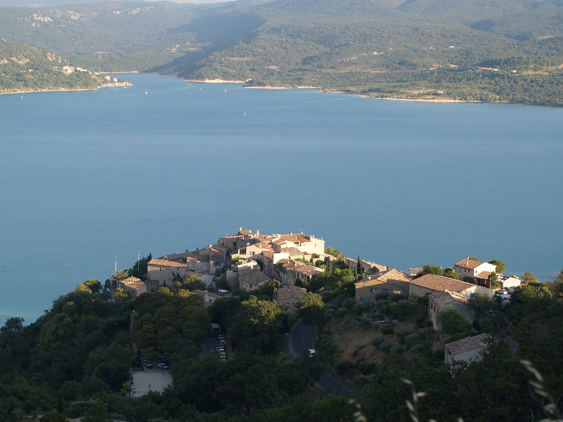 Moustiers-Sainte-Marie and the Lac de Sainte-Croix: The Star, the Faience and the Lake