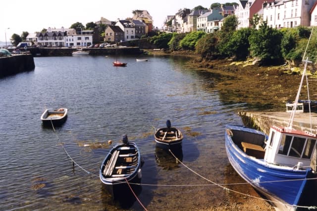 Roundstone: Nimmo's Harbour, Errisbeg and Dog's Bay