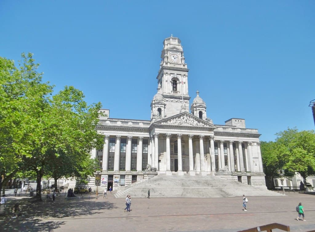 Portsmouth: HMS Victory, the Mary Rose and the Spinnaker
